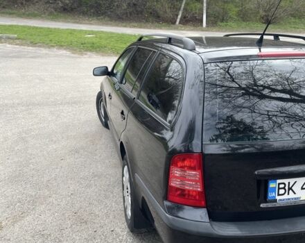 Черный Шкода Октавия, объемом двигателя 1.6 л и пробегом 201 тыс. км за 5650 $, фото 5 на Automoto.ua