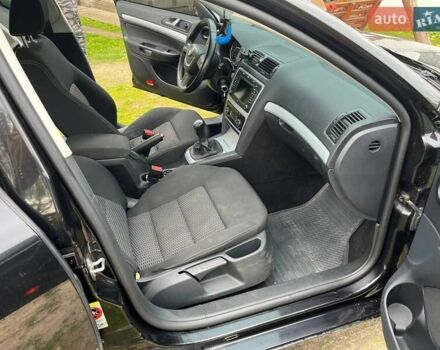 Черный Шкода Октавия, объемом двигателя 1.8 л и пробегом 206 тыс. км за 8000 $, фото 7 на Automoto.ua