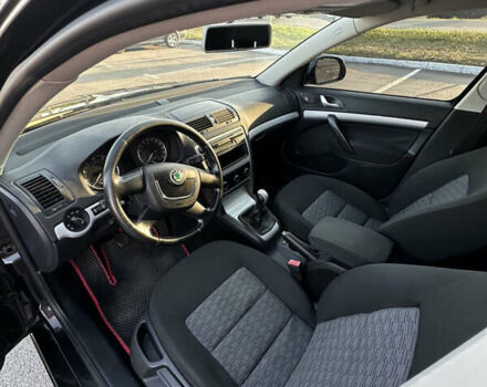 Чорний Шкода Октавія, об'ємом двигуна 1.8 л та пробігом 236 тис. км за 7650 $, фото 11 на Automoto.ua