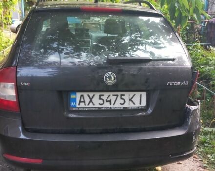 Черный Шкода Октавия, объемом двигателя 1.6 л и пробегом 310 тыс. км за 4250 $, фото 4 на Automoto.ua