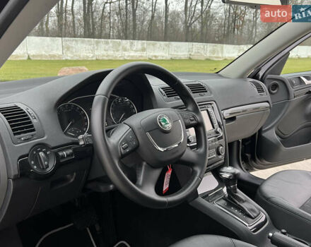 Черный Шкода Октавия, объемом двигателя 2 л и пробегом 229 тыс. км за 11650 $, фото 51 на Automoto.ua