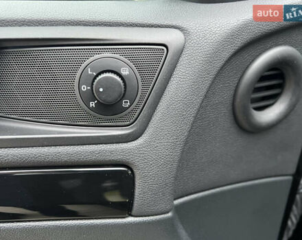 Черный Шкода Октавия, объемом двигателя 2 л и пробегом 229 тыс. км за 11650 $, фото 77 на Automoto.ua