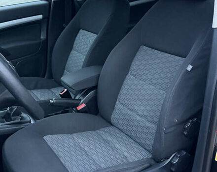 Черный Шкода Октавия, объемом двигателя 1.6 л и пробегом 202 тыс. км за 7490 $, фото 25 на Automoto.ua