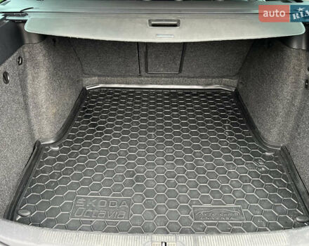 Черный Шкода Октавия, объемом двигателя 1.8 л и пробегом 156 тыс. км за 9900 $, фото 11 на Automoto.ua