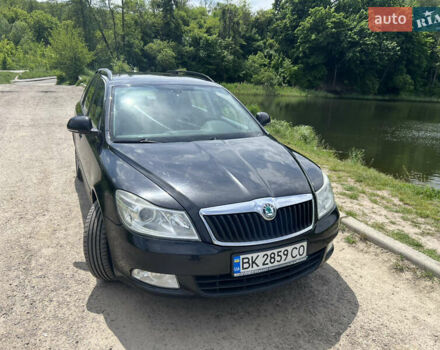 Черный Шкода Октавия, объемом двигателя 1.6 л и пробегом 265 тыс. км за 7500 $, фото 1 на Automoto.ua
