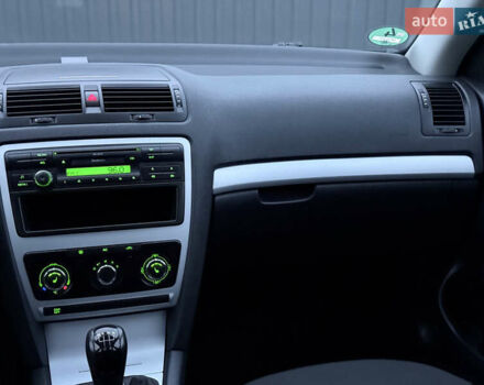 Черный Шкода Октавия, объемом двигателя 1.6 л и пробегом 202 тыс. км за 7490 $, фото 42 на Automoto.ua