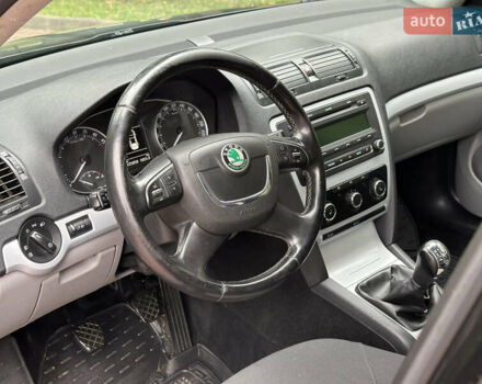 Черный Шкода Октавия, объемом двигателя 1.6 л и пробегом 224 тыс. км за 7500 $, фото 22 на Automoto.ua