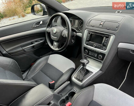 Черный Шкода Октавия, объемом двигателя 2 л и пробегом 265 тыс. км за 11950 $, фото 71 на Automoto.ua