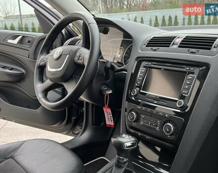 Черный Шкода Октавия, объемом двигателя 2 л и пробегом 229 тыс. км за 11650 $, фото 88 на Automoto.ua