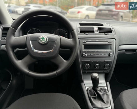 Черный Шкода Октавия, объемом двигателя 1.6 л и пробегом 157 тыс. км за 9000 $, фото 22 на Automoto.ua