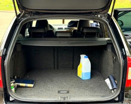 Черный Шкода Октавия, объемом двигателя 2 л и пробегом 201 тыс. км за 12000 $, фото 2 на Automoto.ua