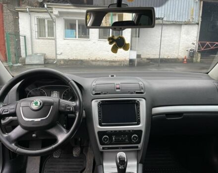 Чорний Шкода Октавія, об'ємом двигуна 1.6 л та пробігом 315 тис. км за 7200 $, фото 7 на Automoto.ua