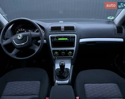 Черный Шкода Октавия, объемом двигателя 1.6 л и пробегом 202 тыс. км за 7490 $, фото 44 на Automoto.ua