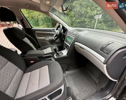 Черный Шкода Октавия, объемом двигателя 1.6 л и пробегом 224 тыс. км за 7500 $, фото 30 на Automoto.ua