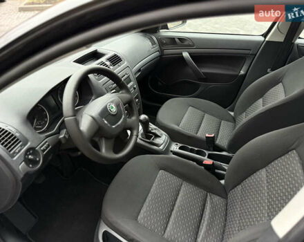 Чорний Шкода Октавія, об'ємом двигуна 1.6 л та пробігом 157 тис. км за 9000 $, фото 17 на Automoto.ua