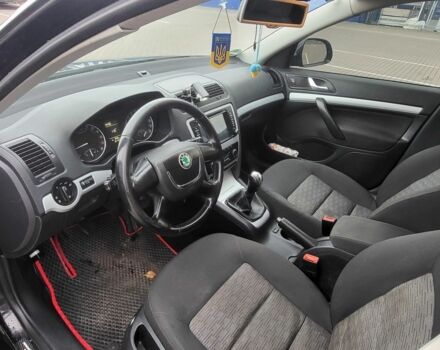 Чорний Шкода Октавія, об'ємом двигуна 1.6 л та пробігом 241 тис. км за 8100 $, фото 2 на Automoto.ua