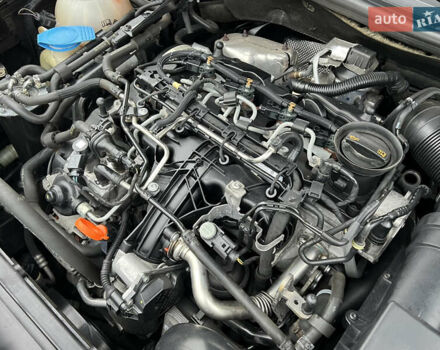 Черный Шкода Октавия, объемом двигателя 2 л и пробегом 229 тыс. км за 11650 $, фото 126 на Automoto.ua