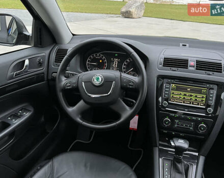 Черный Шкода Октавия, объемом двигателя 2 л и пробегом 229 тыс. км за 11650 $, фото 161 на Automoto.ua