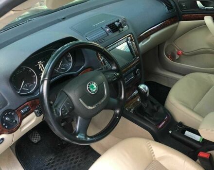 Чорний Шкода Октавія, об'ємом двигуна 1.6 л та пробігом 320 тис. км за 8000 $, фото 5 на Automoto.ua