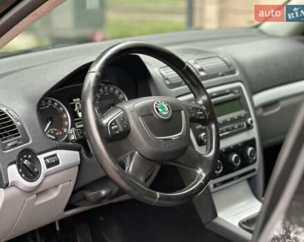 Черный Шкода Октавия, объемом двигателя 1.6 л и пробегом 224 тыс. км за 7500 $, фото 24 на Automoto.ua