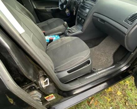 Черный Шкода Октавия, объемом двигателя 1.6 л и пробегом 275 тыс. км за 7300 $, фото 15 на Automoto.ua