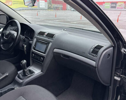 Черный Шкода Октавия, объемом двигателя 1.6 л и пробегом 265 тыс. км за 7300 $, фото 12 на Automoto.ua