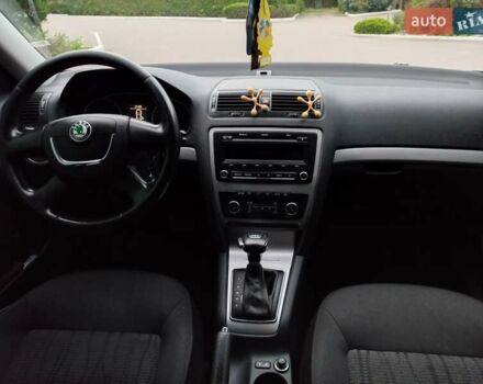 Чорний Шкода Октавія, об'ємом двигуна 1.6 л та пробігом 303 тис. км за 8200 $, фото 5 на Automoto.ua