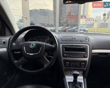 Черный Шкода Октавия, объемом двигателя 1.4 л и пробегом 275 тыс. км за 8990 $, фото 13 на Automoto.ua
