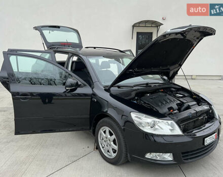 Черный Шкода Октавия, объемом двигателя 2 л и пробегом 229 тыс. км за 11650 $, фото 107 на Automoto.ua