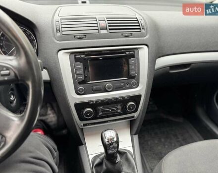 Черный Шкода Октавия, объемом двигателя 1.6 л и пробегом 305 тыс. км за 7600 $, фото 19 на Automoto.ua