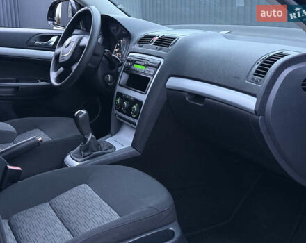 Черный Шкода Октавия, объемом двигателя 1.6 л и пробегом 202 тыс. км за 7490 $, фото 36 на Automoto.ua