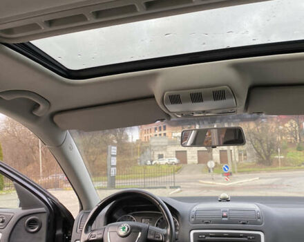 Чорний Шкода Октавія, об'ємом двигуна 2 л та пробігом 241 тис. км за 8800 $, фото 26 на Automoto.ua