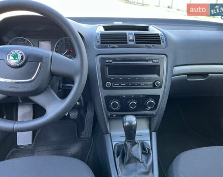 Черный Шкода Октавия, объемом двигателя 1.6 л и пробегом 226 тыс. км за 7850 $, фото 10 на Automoto.ua