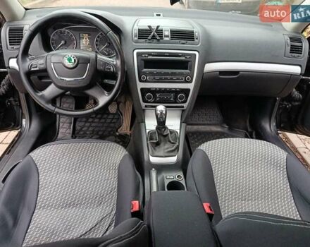 Черный Шкода Октавия, объемом двигателя 1.6 л и пробегом 258 тыс. км за 8600 $, фото 19 на Automoto.ua