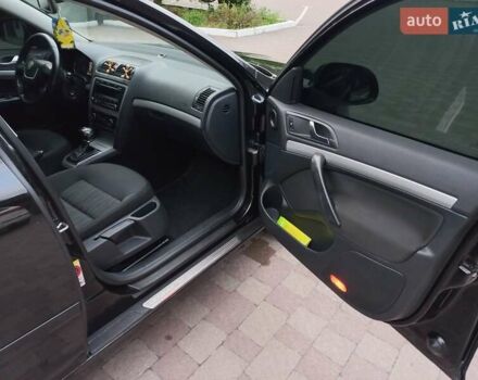 Чорний Шкода Октавія, об'ємом двигуна 1.6 л та пробігом 303 тис. км за 8200 $, фото 2 на Automoto.ua