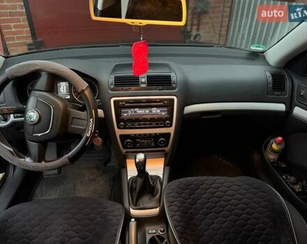 Чорний Шкода Октавія, об'ємом двигуна 1.39 л та пробігом 140 тис. км за 7500 $, фото 6 на Automoto.ua