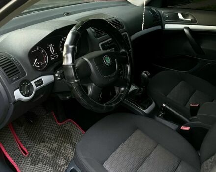 Черный Шкода Октавия, объемом двигателя 1.2 л и пробегом 220 тыс. км за 5250 $, фото 5 на Automoto.ua