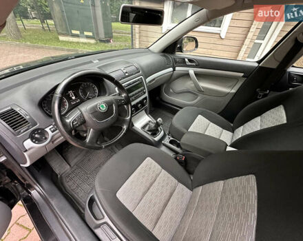 Черный Шкода Октавия, объемом двигателя 1.6 л и пробегом 224 тыс. км за 7500 $, фото 23 на Automoto.ua