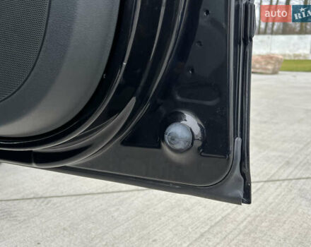 Черный Шкода Октавия, объемом двигателя 2 л и пробегом 229 тыс. км за 11650 $, фото 134 на Automoto.ua