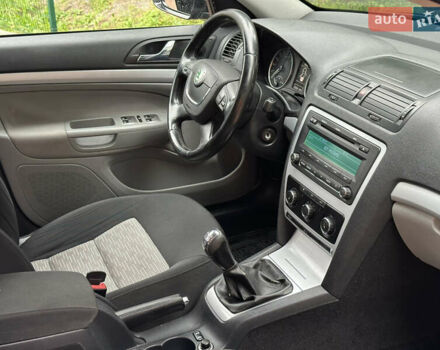 Черный Шкода Октавия, объемом двигателя 1.6 л и пробегом 224 тыс. км за 7500 $, фото 32 на Automoto.ua