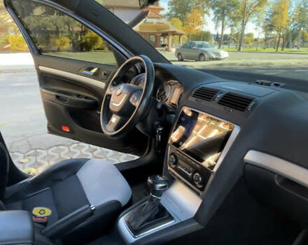 Шкода Октавия 2010 в Мукачеве на Automoto.ua Черный Шкода Октавия, объемом двигателя 1.98 л и пробегом 220 тыс. км за 9000 $, фото 7 на Automoto.ua