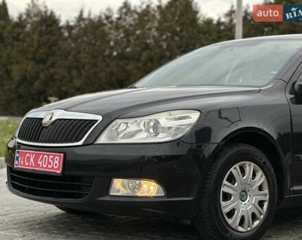 Черный Шкода Октавия, объемом двигателя 1.6 л и пробегом 202 тыс. км за 7650 $, фото 8 на Automoto.ua