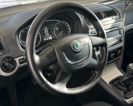 Шкода Октавия 2010 в Николаеве на Automoto.ua Черный Шкода Октавия, объемом двигателя 1.8 л и пробегом 233 тыс. км за 6650 $, фото 11 на Automoto.ua
