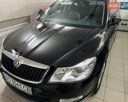 Черный Шкода Октавия, объемом двигателя 1.8 л и пробегом 156 тыс. км за 9900 $, фото 2 на Automoto.ua