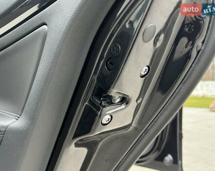 Черный Шкода Октавия, объемом двигателя 2 л и пробегом 229 тыс. км за 11650 $, фото 138 на Automoto.ua