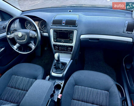 Черный Шкода Октавия, объемом двигателя 1.4 л и пробегом 176 тыс. км за 5999 $, фото 21 на Automoto.ua