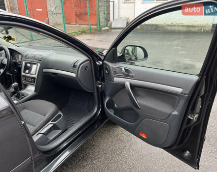 Черный Шкода Октавия, объемом двигателя 1.6 л и пробегом 315 тыс. км за 7200 $, фото 12 на Automoto.ua