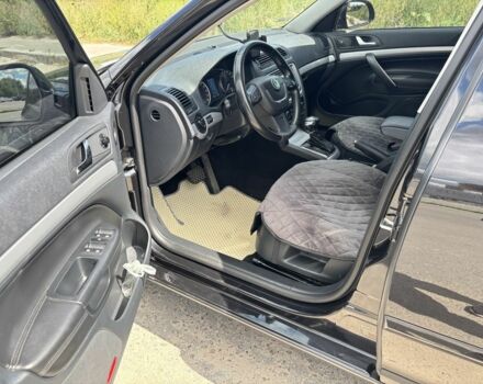 Чорний Шкода Октавія, об'ємом двигуна 1.6 л та пробігом 240 тис. км за 9000 $, фото 5 на Automoto.ua