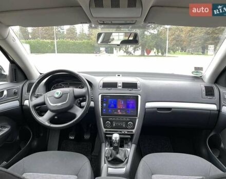 Черный Шкода Октавия, объемом двигателя 1.4 л и пробегом 274 тыс. км за 6950 $, фото 6 на Automoto.ua