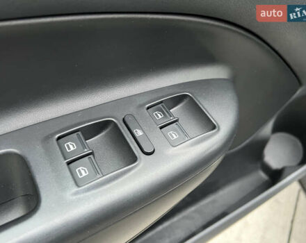 Черный Шкода Октавия, объемом двигателя 2 л и пробегом 229 тыс. км за 11650 $, фото 78 на Automoto.ua